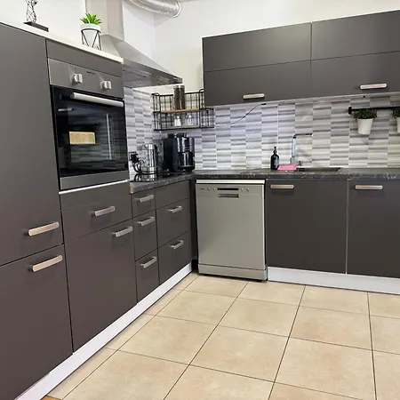 Titanium Apartman Izola