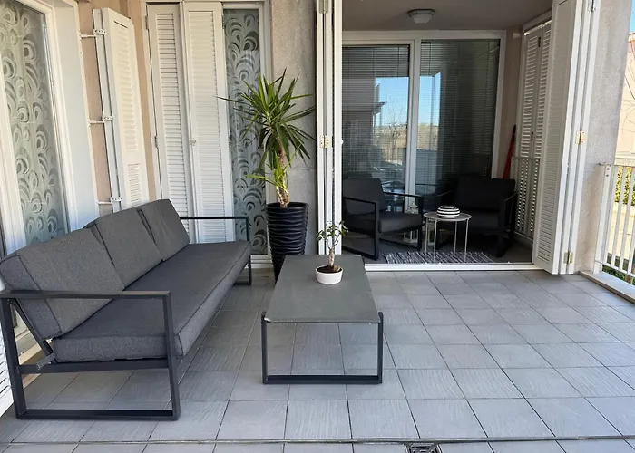 Titanium アパート イゾラ