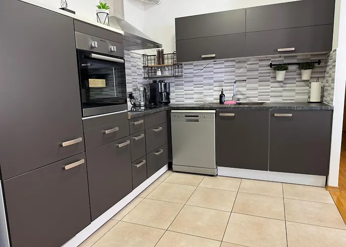 Titanium アパート イゾラ